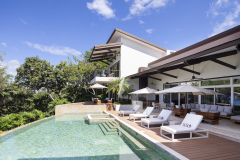 Infinity pool terrace at Villa Belvedere overlooking the Pacific Ocean