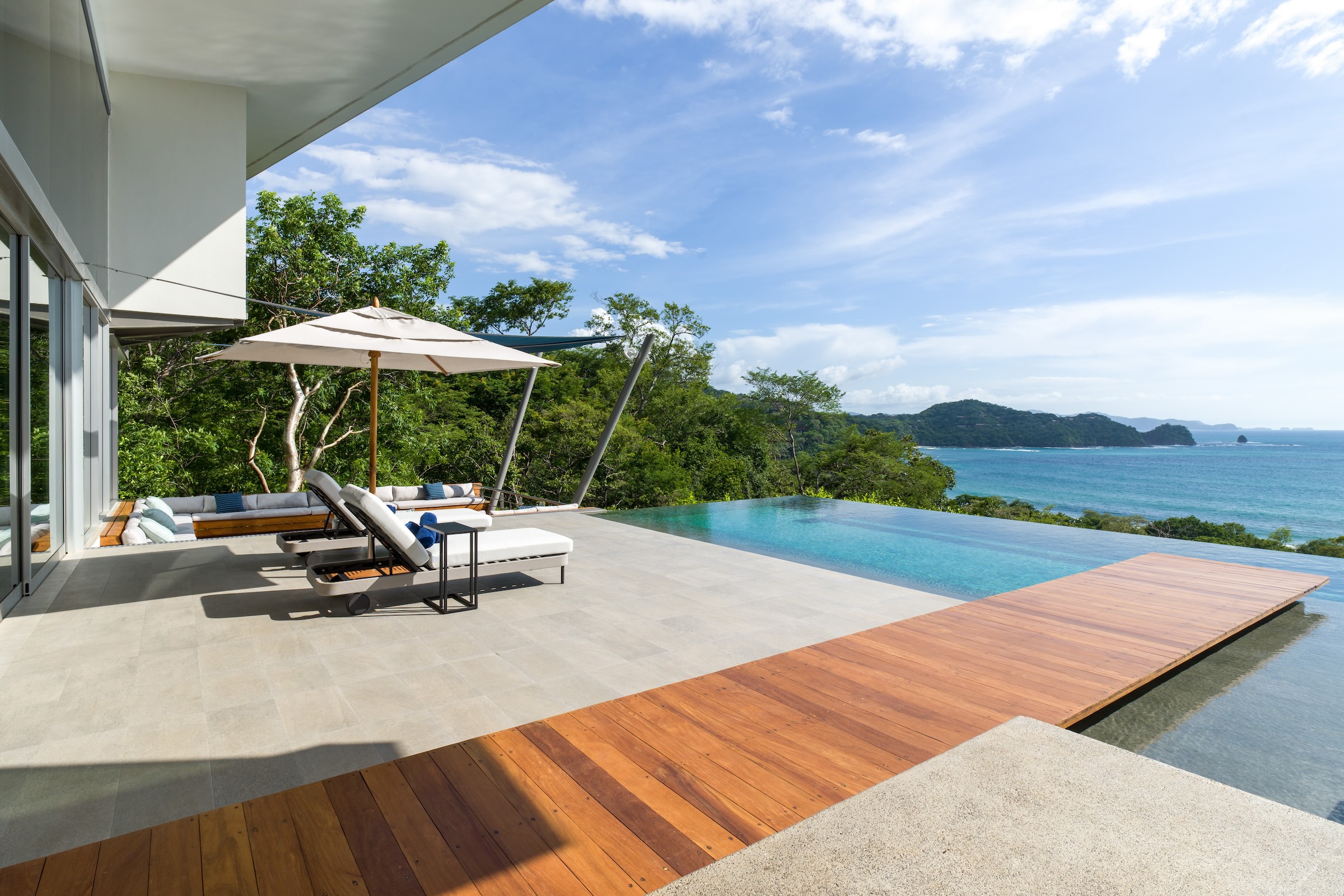 Infinity pool and Pacific Ocean view at Sky’s Edge in Peninsula Papagayo